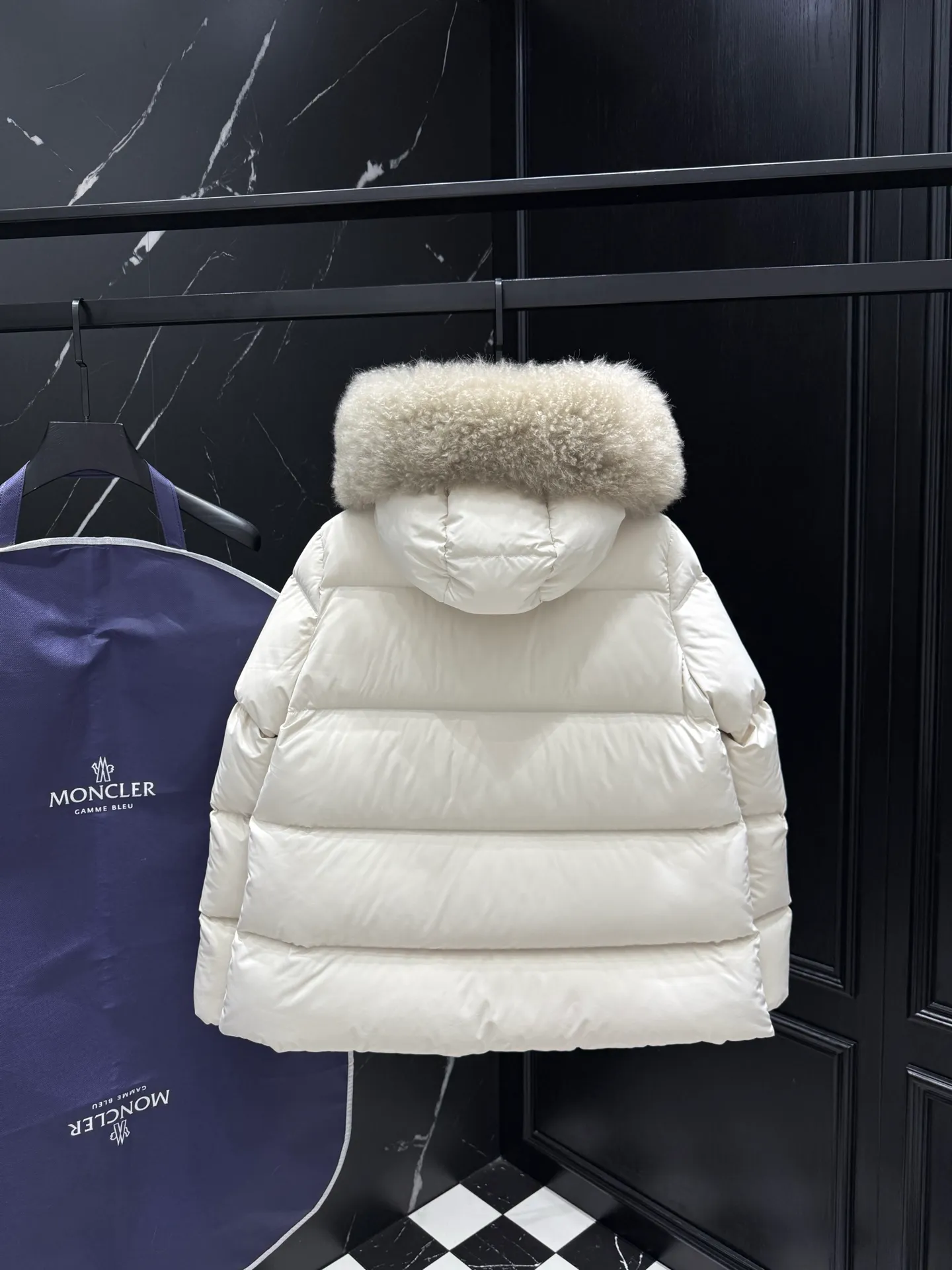𝐌𝐎𝐍𝐂𝐋𝐄𝐑｜ Laichefur A mc 09#/ ： Size: 1 ，2 ，3 ，4 ：Laichefur Classic ， 。 Laichefur ， 。 ， ， 。 ， 。 • •Longue saison • • • •
